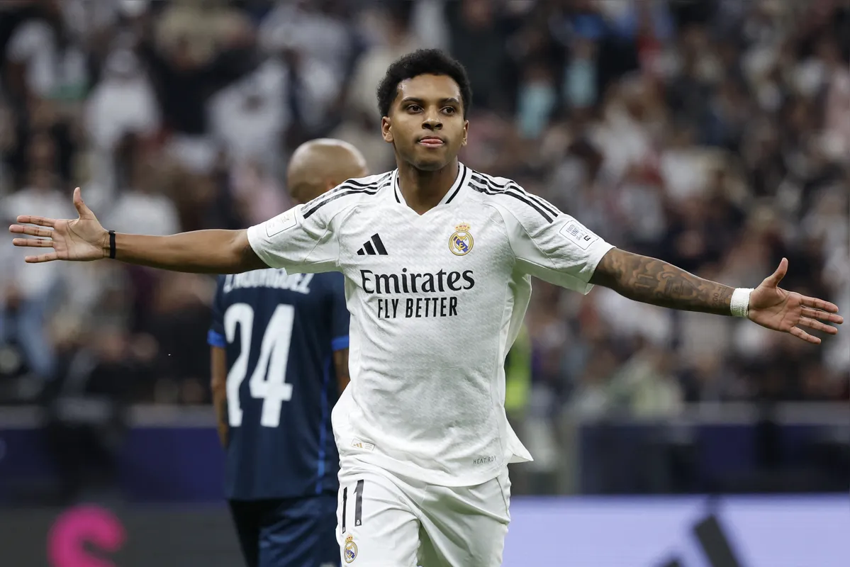 Rodrygo recebeu na entrada da grande área, fintou dois adversários e marcou de pé direito o segundo gol do Real Madrid