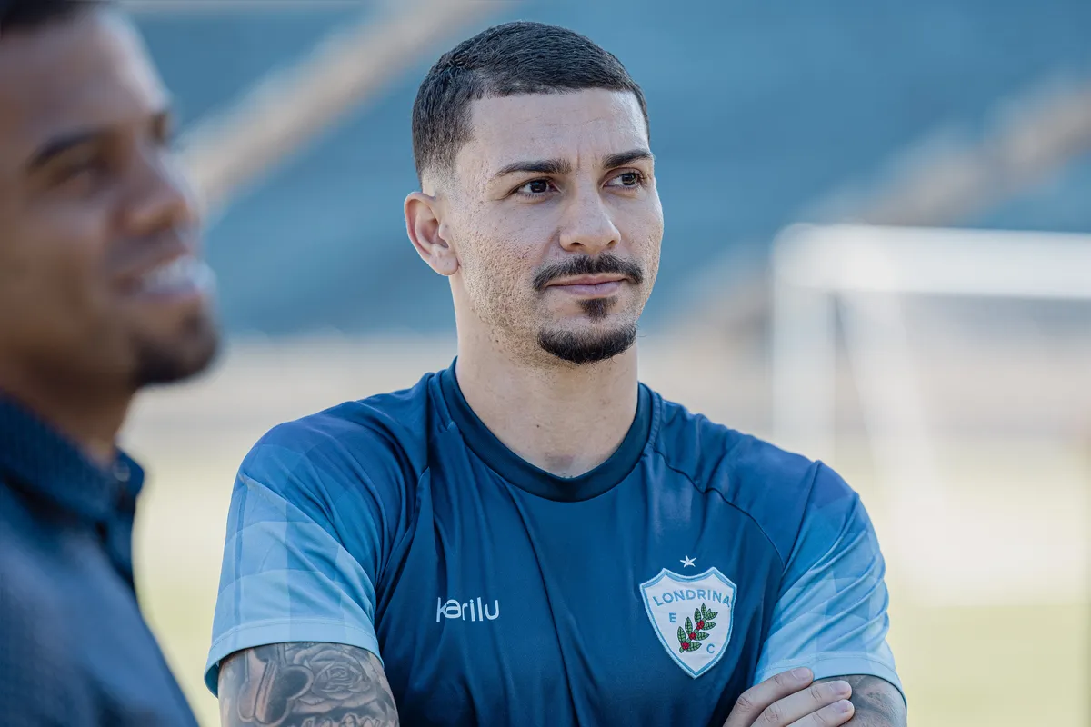 “Em treino, o mais difícil de marcar, sem dúvida, foi o Neymar. Imarcável e imparável. Em jogo, quem deu mais trabalho foi o D’Alessandro”, disse Alison
