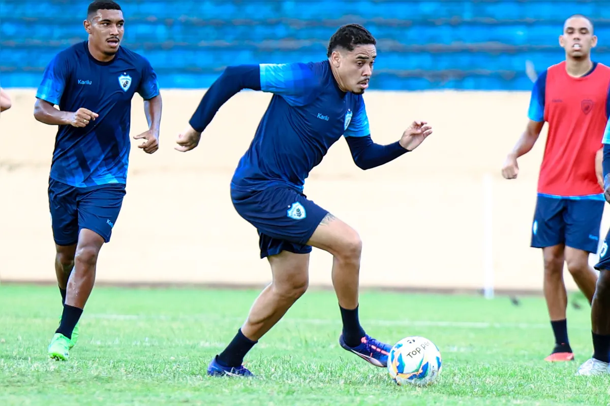 Iago Teles tem sido o principal atacante do LEC neste início de temporada