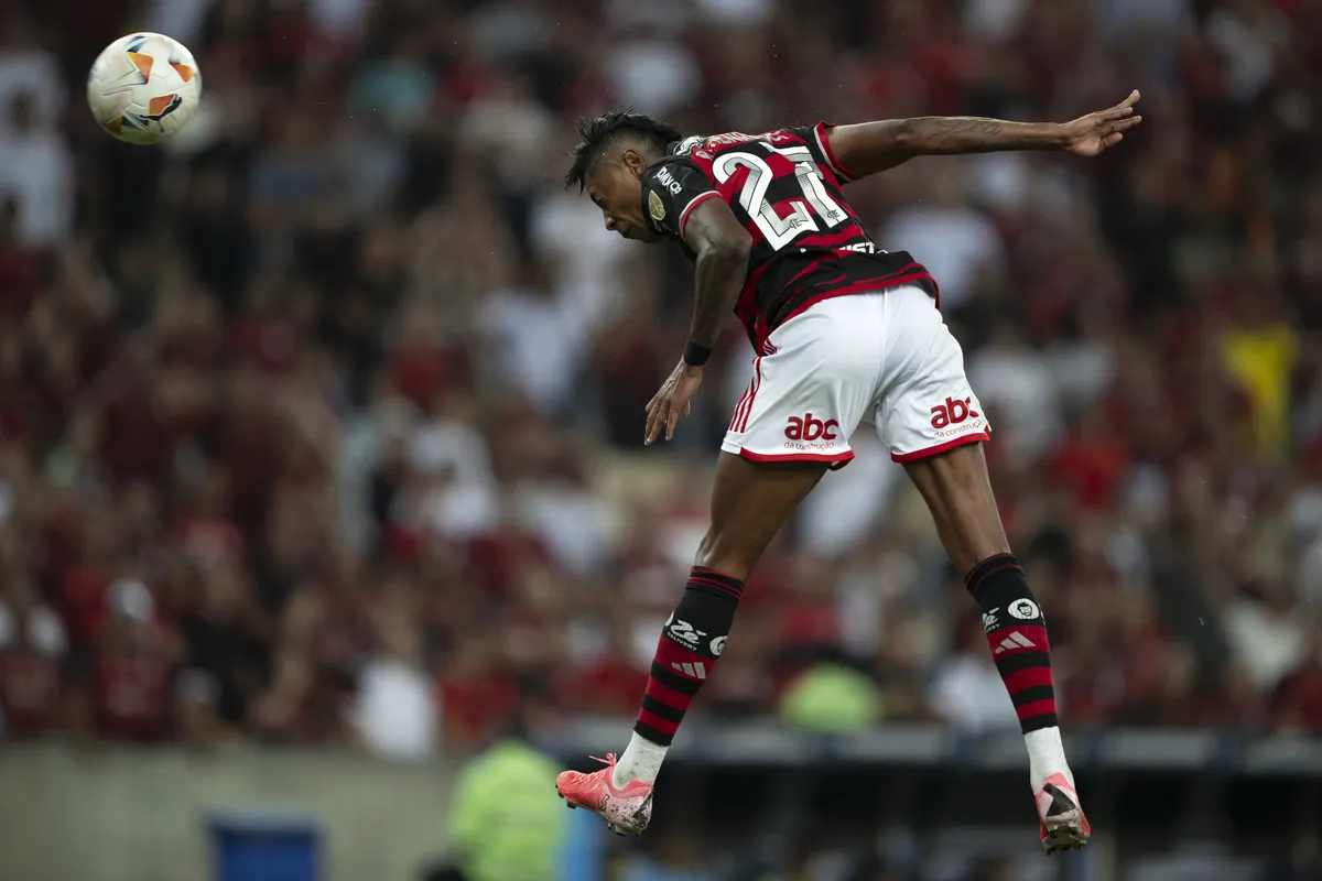 Com desfalques importantes no ataque, Bruno Henrique é a esperança de gols do Flamengo em Montevidéu