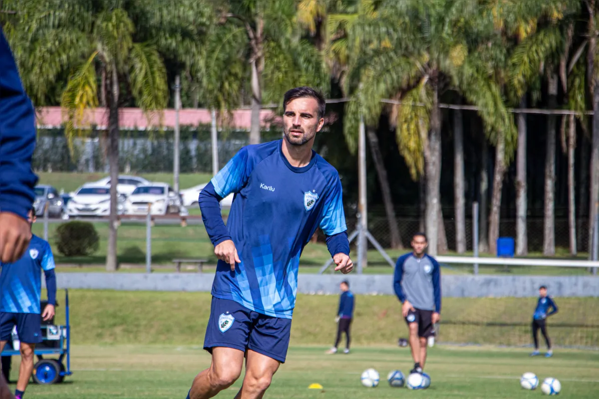 Fora da última partida, Rafael Longuine voltou a treinar e está liberado para o jogo decisivo contra o Figueirense, em Florianópolis