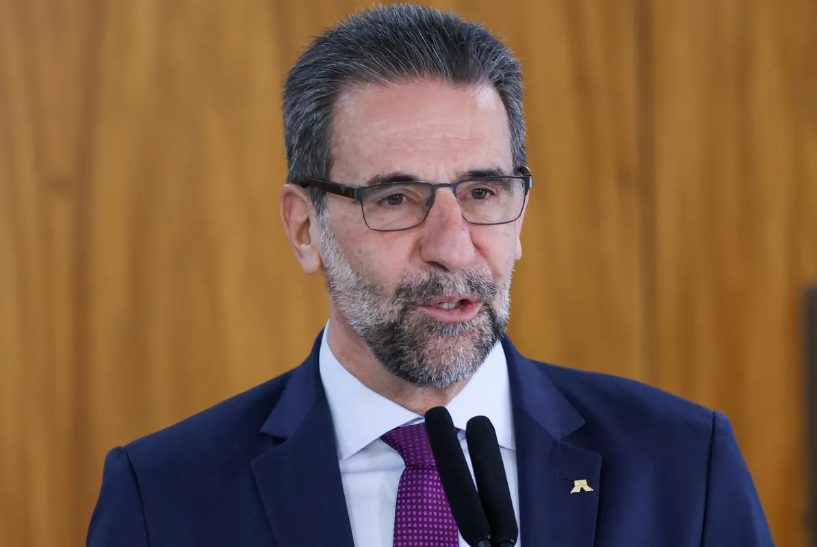 O diretor-geral brasileiro da Itaipu Binacional, Enio Verri, seria um nome da esquerda para disputar o Palácio Iguaçu