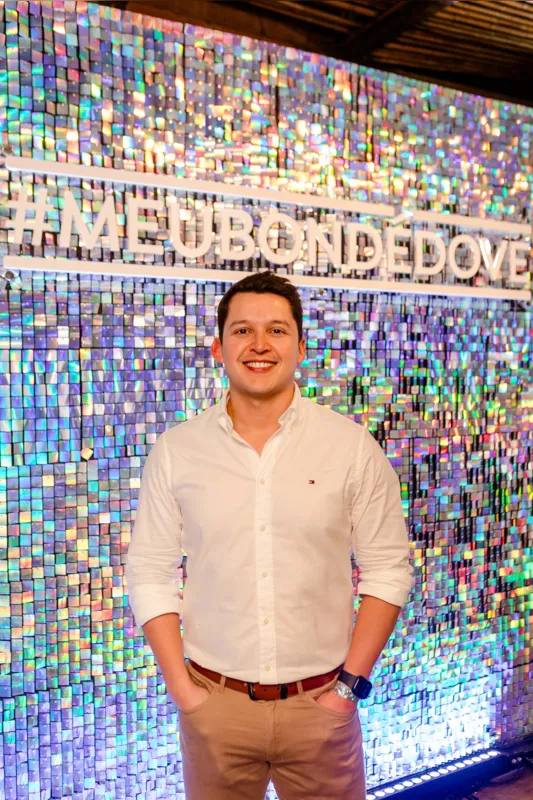 "Dove está trazendo para o Brasil uma tendência global da categoria, o Bond Repair, estabelecendo um novo padrão de qualidade no mercado de beleza local", conta Felipe Mantilla, Gerente de Marketing de Dove no Brasil