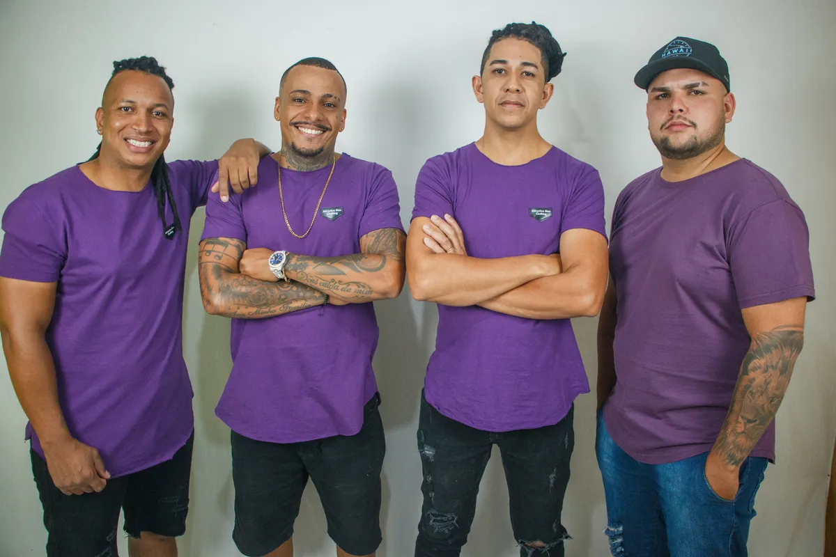Grupo Nova Vibe anima o carnaval "Na Pista", no Kartódromo de Londrina