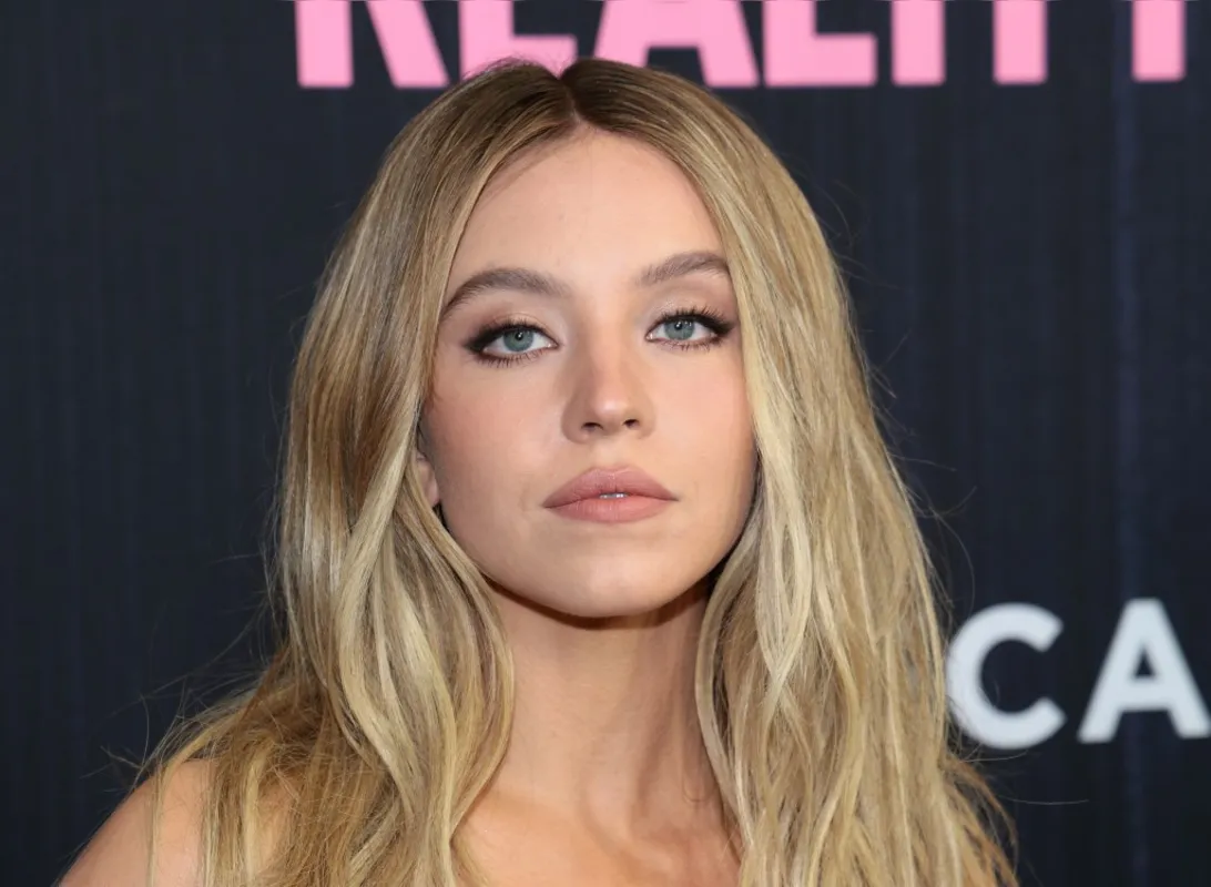 Sydney Sweeney, com papeis no cinema e no streaming, ela chega à fama aos 26 anos