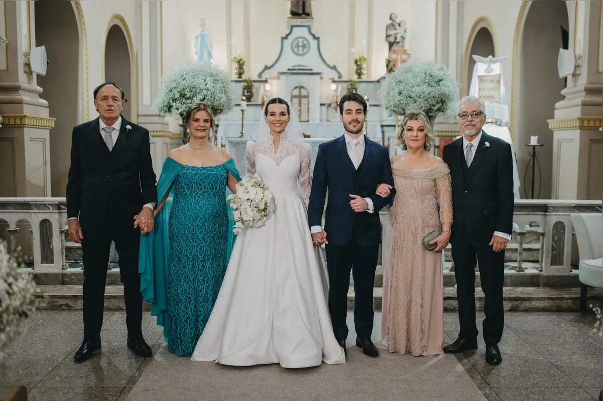 Os noivos com os pais, Elaine e Pedro Maronezzi, Mara Lúcia e Luiz Fernando Kalinowski