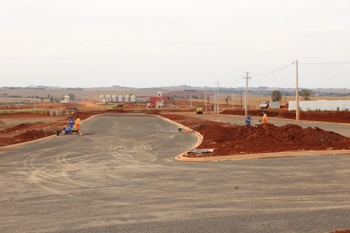A Cidade Industrial, na Zona Norte de Londrina, deveria ser entregue em dezembro de 2024