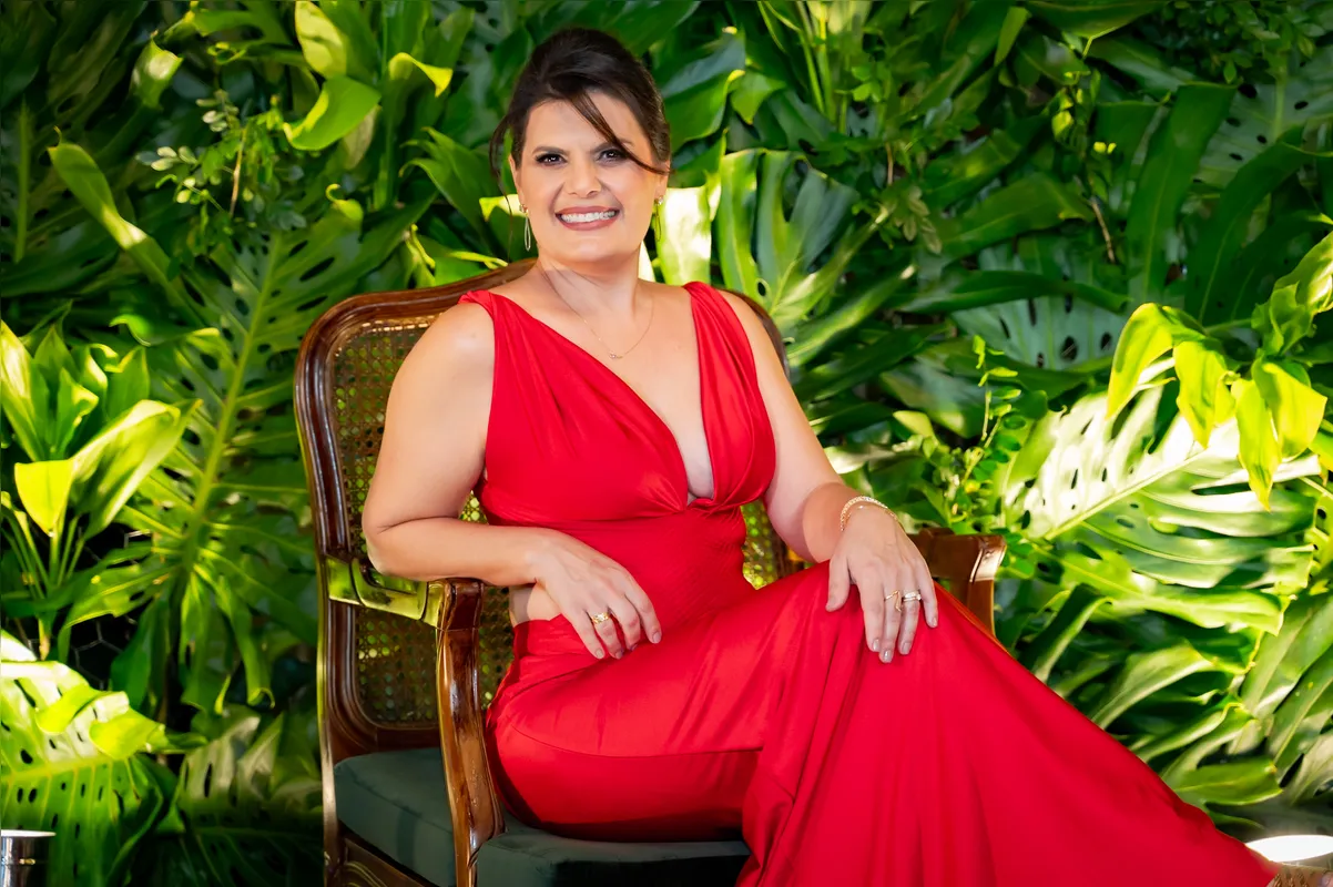 A anfitriã, Andreza Fabiana: na ocasião, a empresária celebrou, também, o seu aniversário