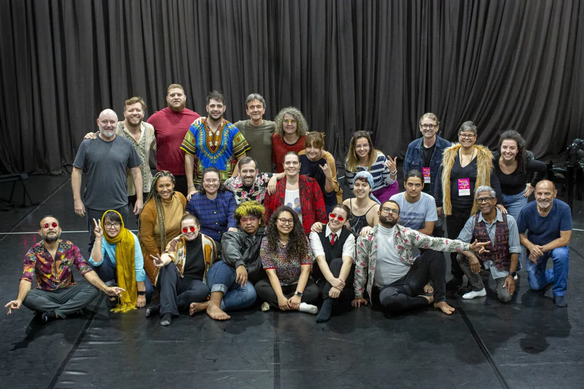 Musical reúne coros e banda para resgatar sucessos de Rita Lee