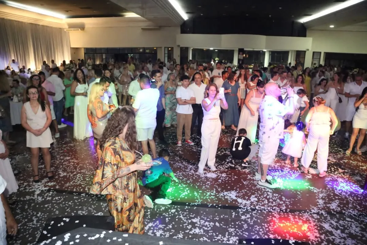 Imagem ilustrativa da imagem Últimas vagas para as festas de Réveillon em Londrina, Maringá e Curitiba