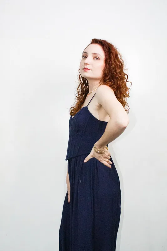 Marcelle Terra canta sucessos de Elis Regina com a emoção de quem ouve a intérprete desde a infância