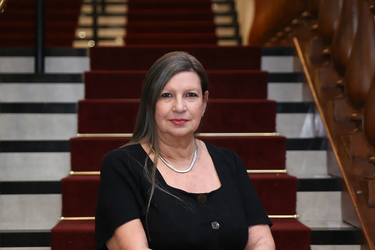 Célia Musilli: "Londrina se torna personagem em muitas crônicas, uma personagem que convive, acolhe ou rejeita outras personagens"