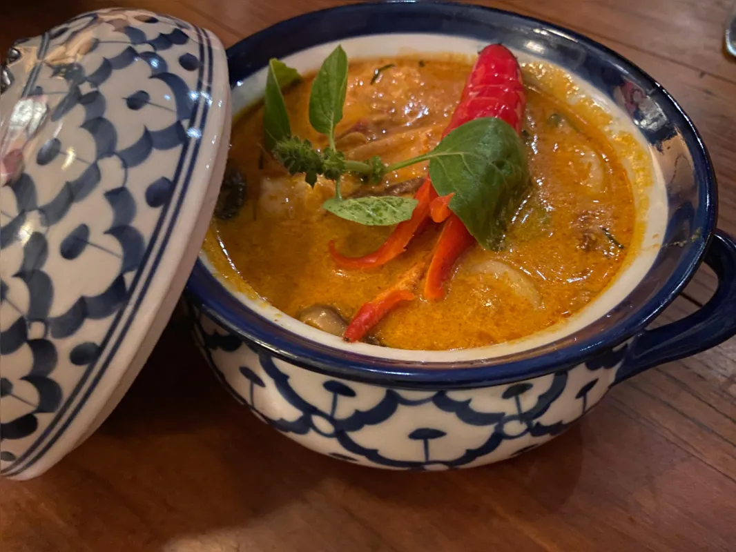 Sopa de camarão com pasta de pimenta, uma das opções mais deliciosas