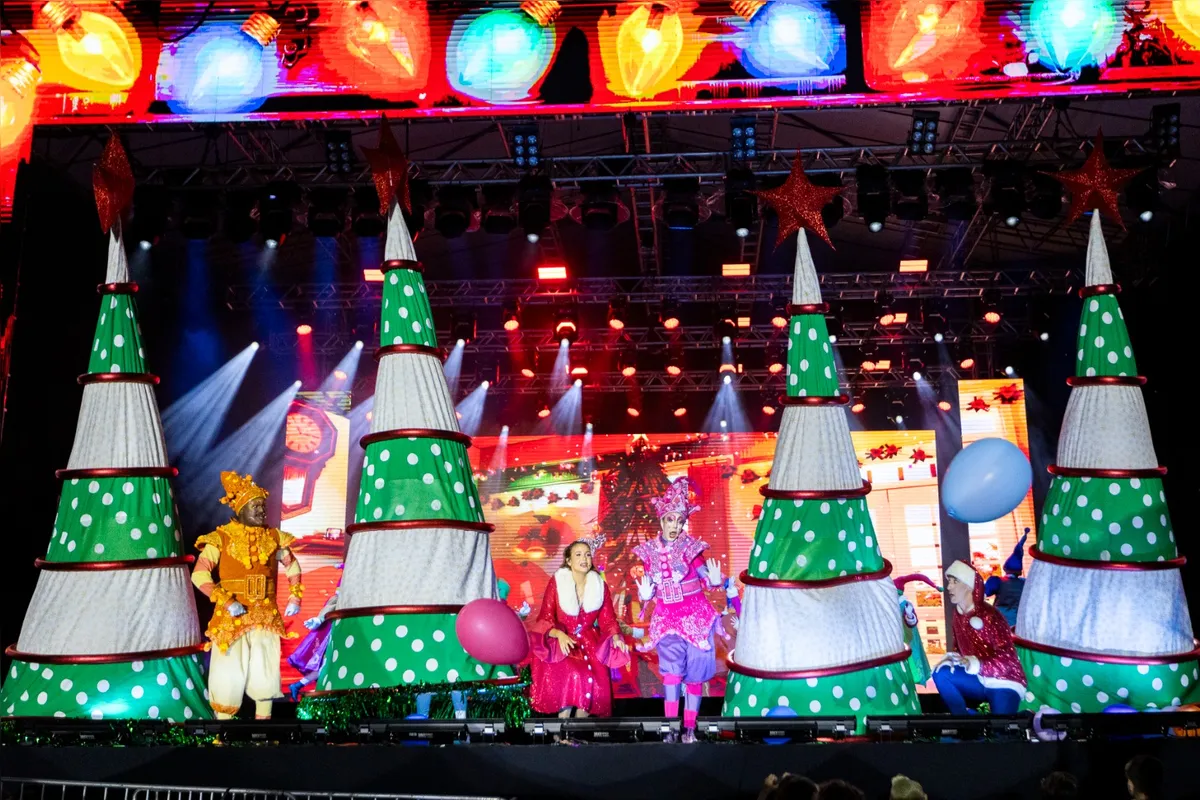 Imagem ilustrativa da imagem 'Uma Noite Antes do Natal' encanta o público no Gramadão