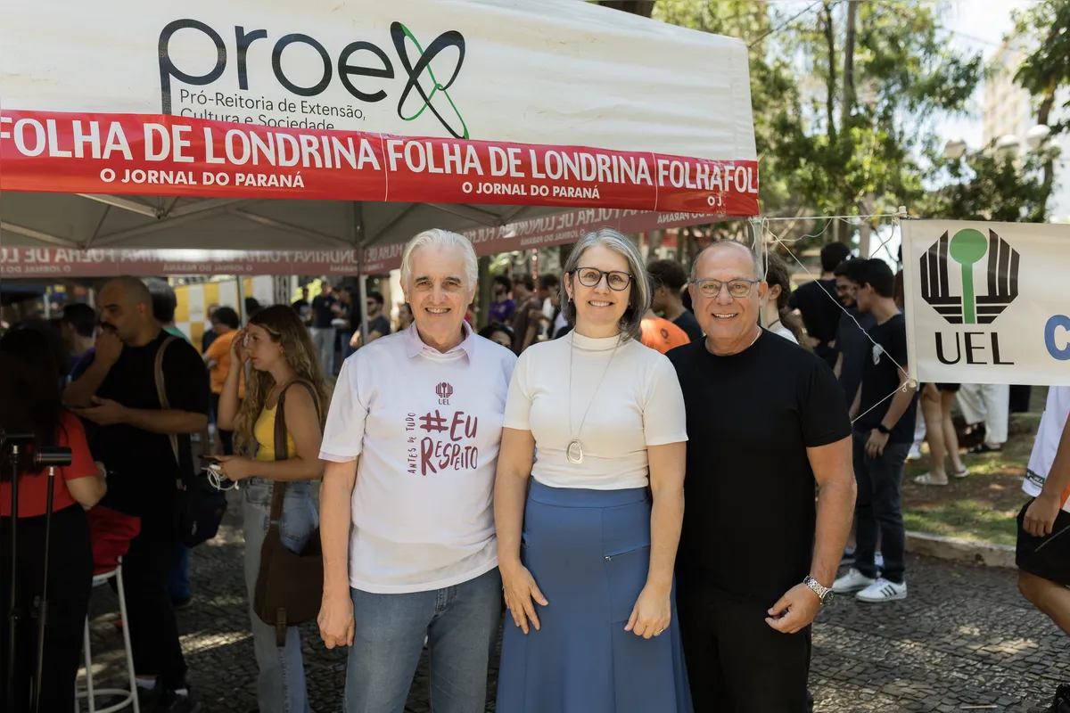 O vice-reitor da UEL, Airton Petris, com a reitora da UEL, Marta Favaro, e o CEO do Grupo Folha de Londrina, Nicolás Mejía