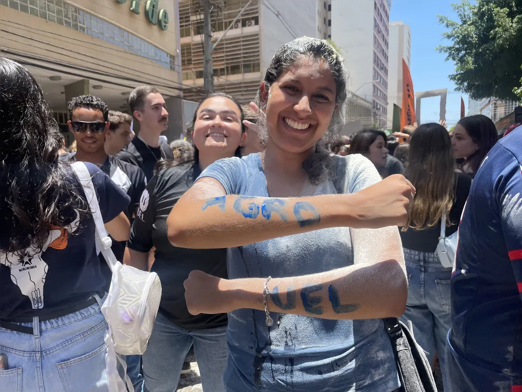 Aprovada em agronomia, Fernanda Costa Rosa, 18, disse ainda estar em êxtase com a notícia