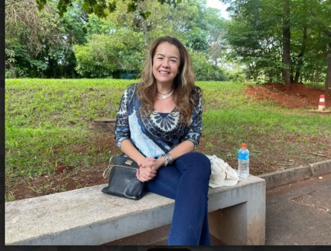 A advogada e professora Elen Cristina Alexandre dos Santos, 52, veio acompanhar a filha Lívia, em busca de uma vaga no curso de direito