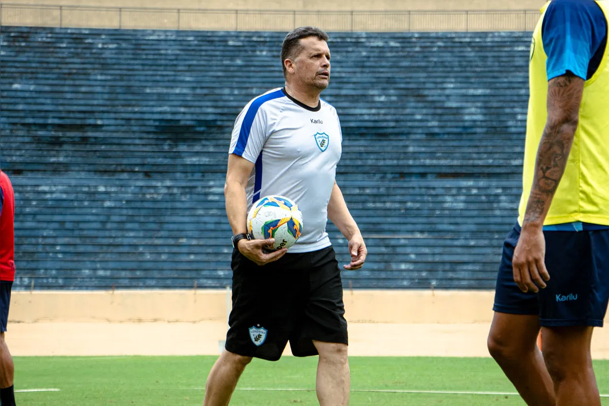 Com a chegada do volante, o técnico Claudinei Oliveira já pode contar com os sete nomes anunciados pelo clube