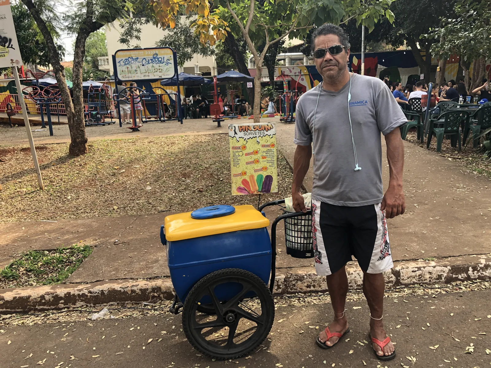 O veranico animou vendedores ambulantes, como Jonatas Rogério dos Santos