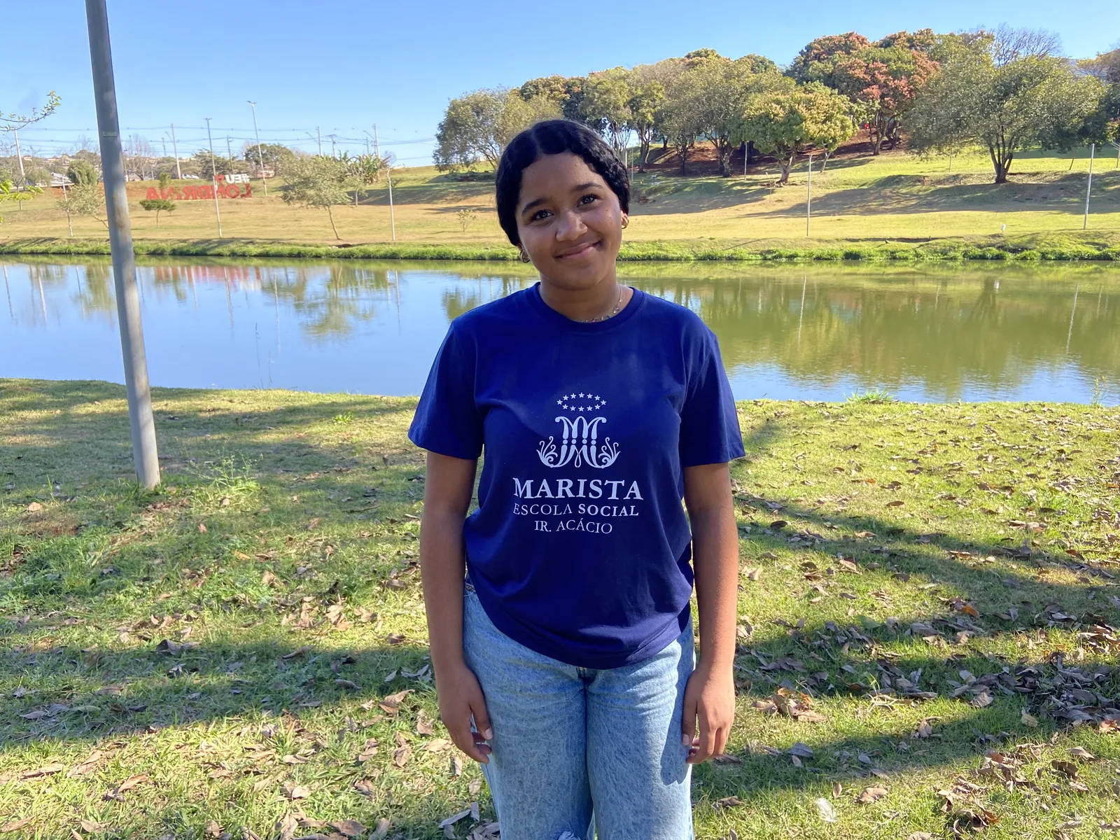 Isabelly Carvalho, 15, aluna do primeiro ano do ensino médio