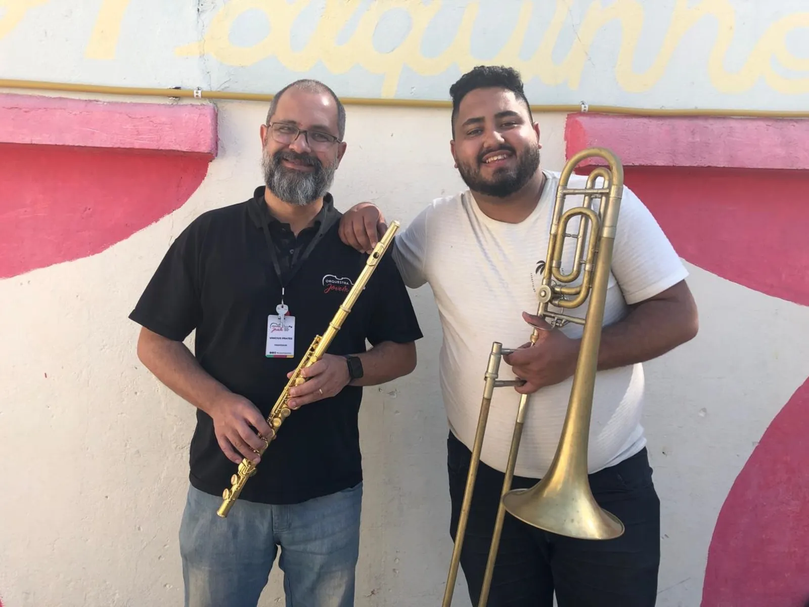 Vinícius Prates e Guilherme Camargo, que integram a Orquestra Jovem do Rio Grande do Sul, também somam acordes ao projeto de inclusão através da música