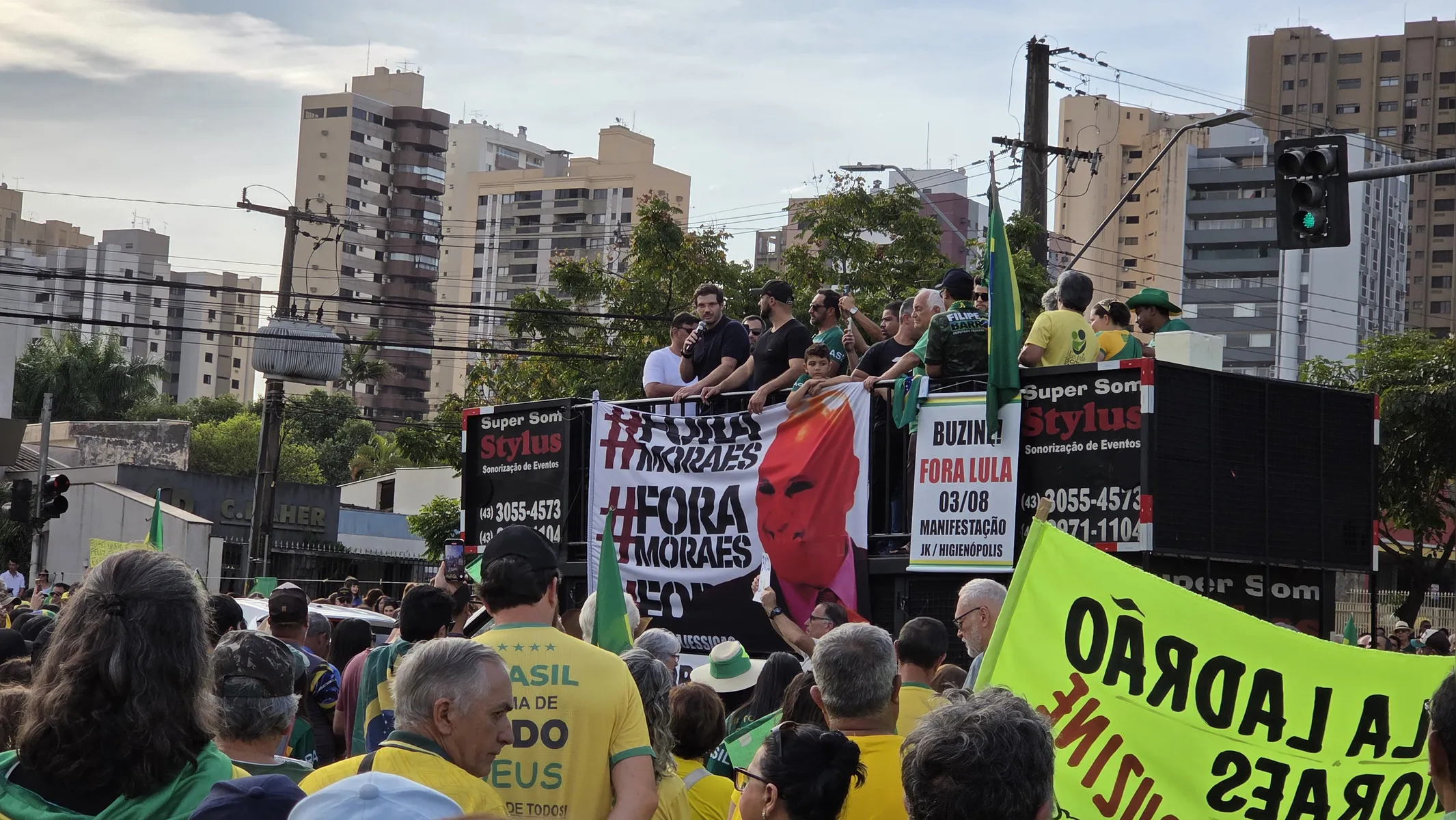 Imagem ilustrativa da imagem Manifestação em Londrina pede impeachment de Lula e Moraes