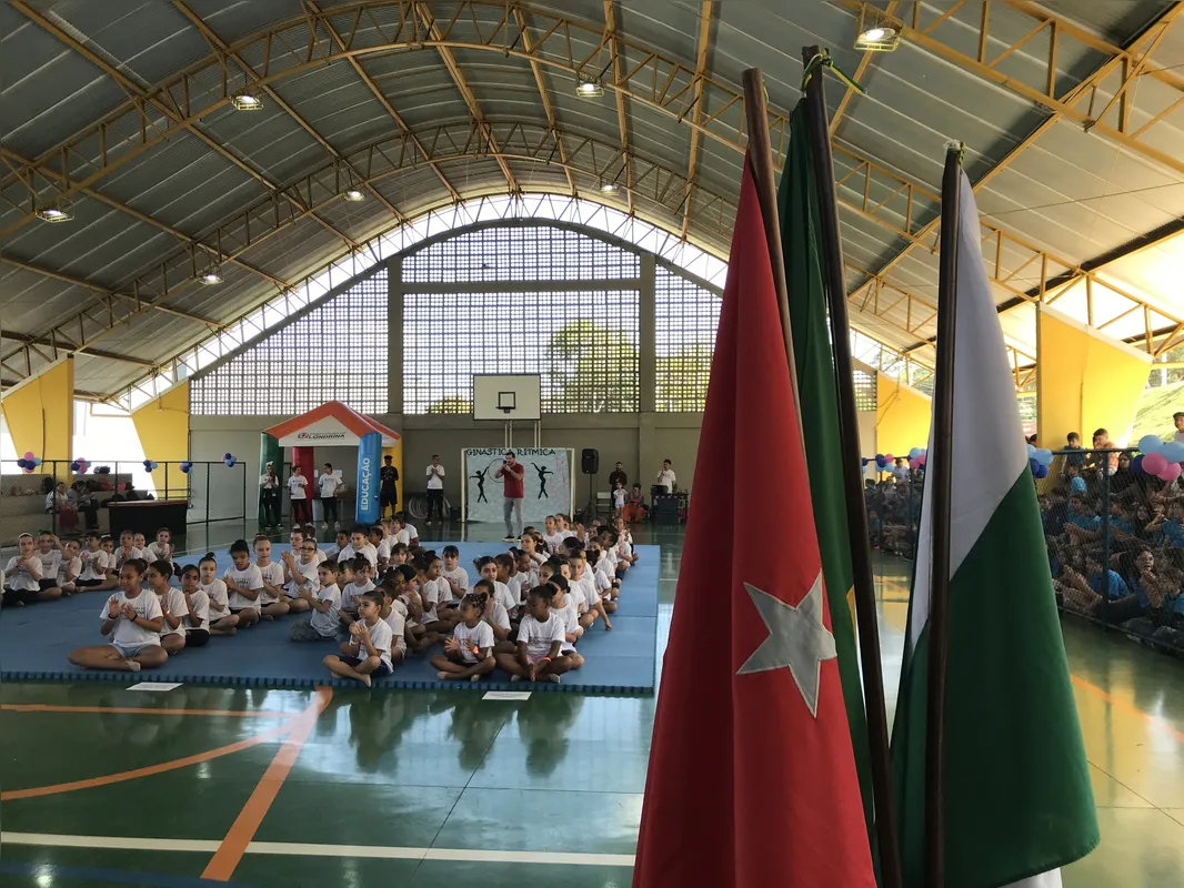 Alunos no Ginásio de Esportes da Escola Vilma Rodrigues Romero, um dos espaços da cidade que sedia o 1º Festival Esportivo do Programa Vencer