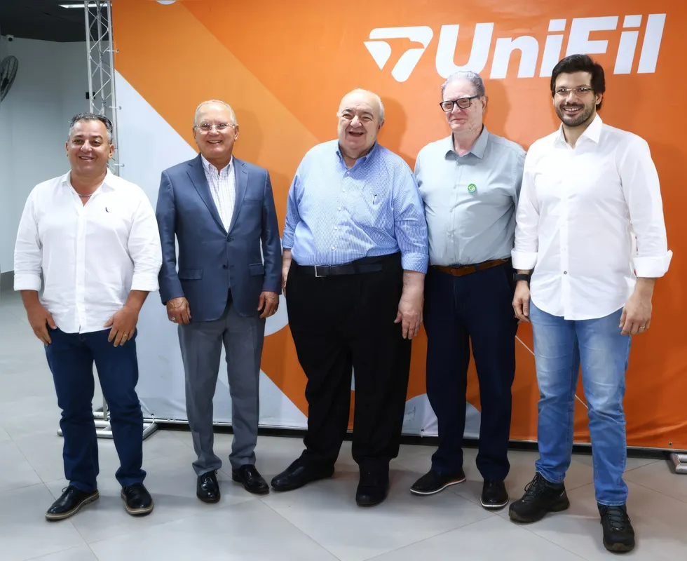 Prefeito de Cambé Conrado Scheller, reitor Eleazar Ferreira, secretário Rafael Greca, prefeito de Ibiporã José Maria Ferreira e o prefeito Tiago Amaral
