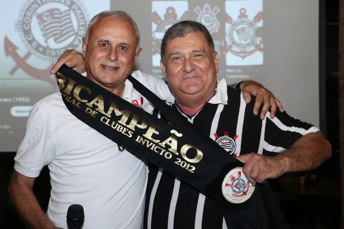 Sandy Sayao e José Pascual, atual e ex-presidente