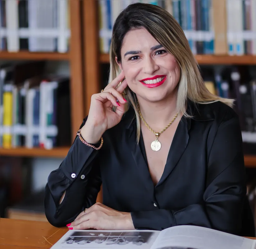 Para Leda Maria Araújo, a biblioterapia é uma  forma de ressignificar experiências como medo, ansiedade, luto e conflitos internos
