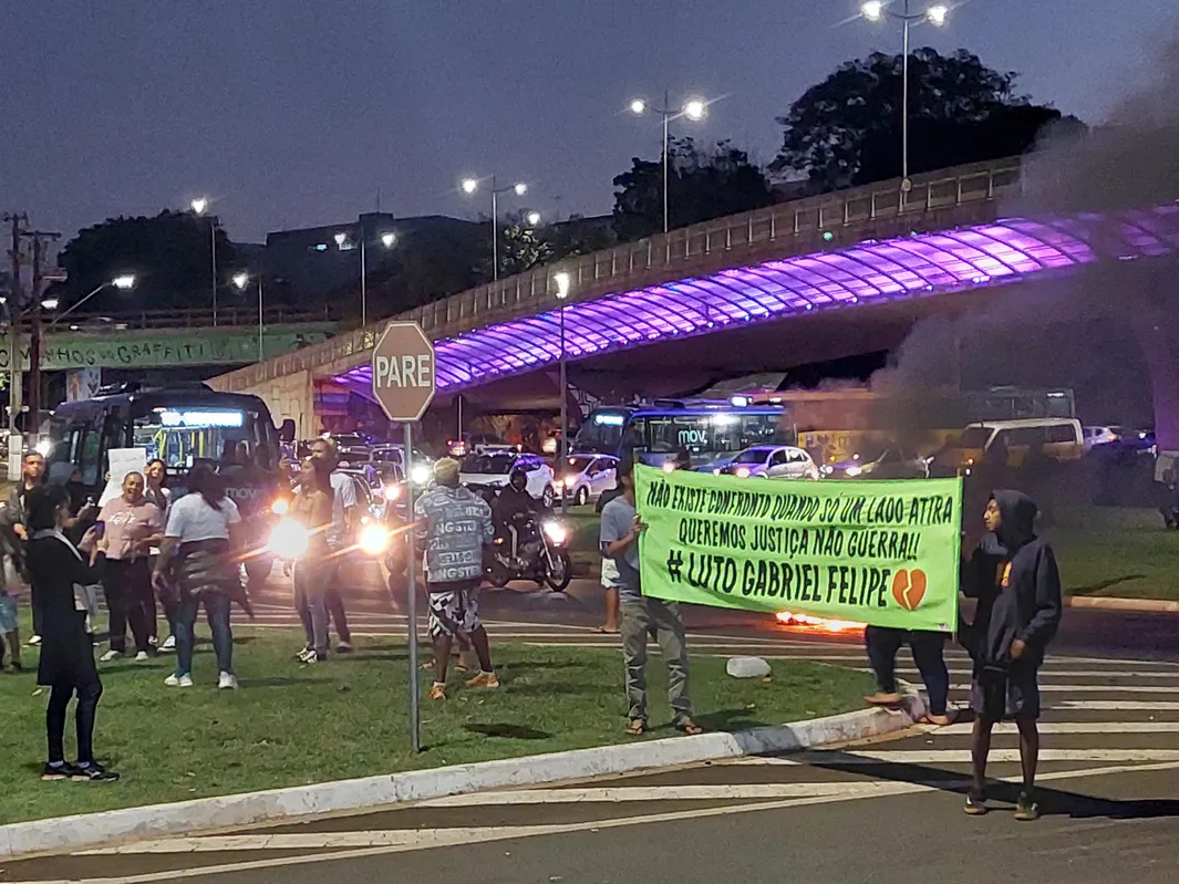 Imagem ilustrativa da imagem ATUALIZAÇÃO: Protestos contra morte em ação da PM se espalham por Londrina