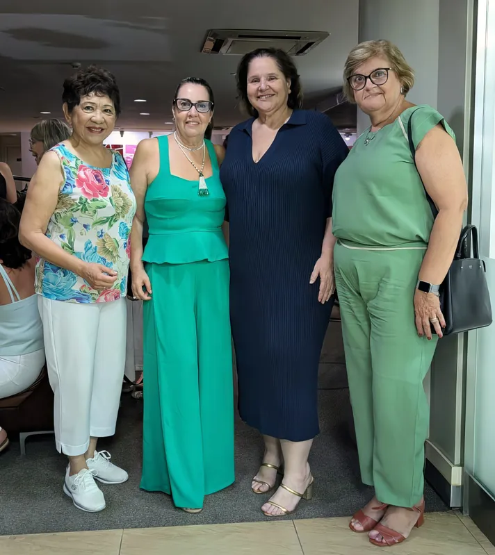 Elia Yamaue, Maria Luísa Santos, Ana e Hilza Gardini