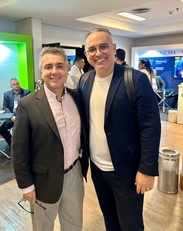 Eduardo Jucá, presidente da Sociedade Brasileira de Neurocirurgia Pediátrica e
Alexandre Canheu