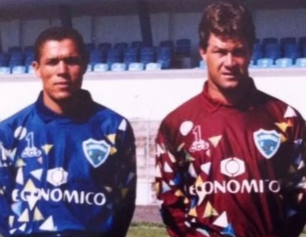 Bira, à direita, era reserva de André Dias (à esquerda) no título paranaense de 1992