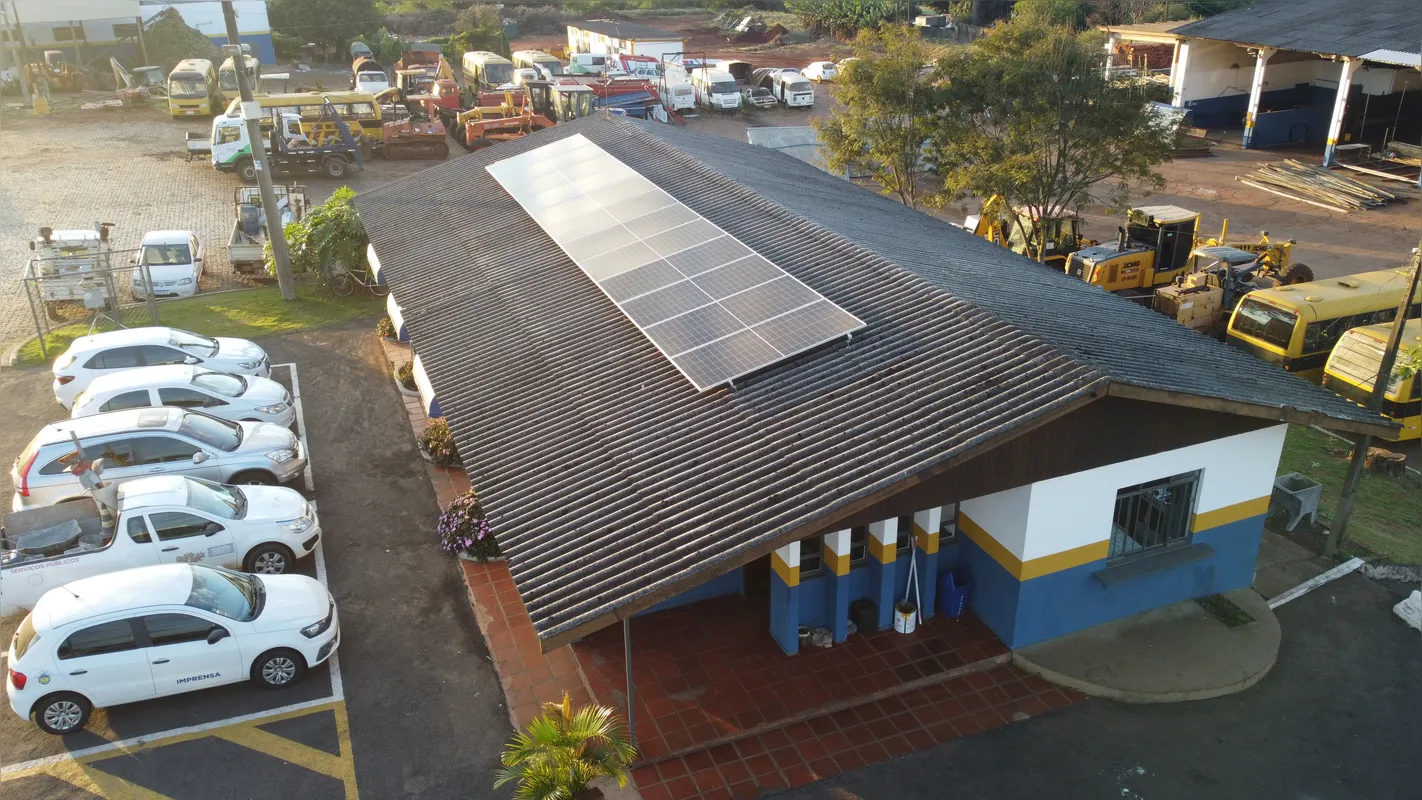 Imagem ilustrativa da imagem Apucarana começa a instalar placas de energia solar em prédios públicos