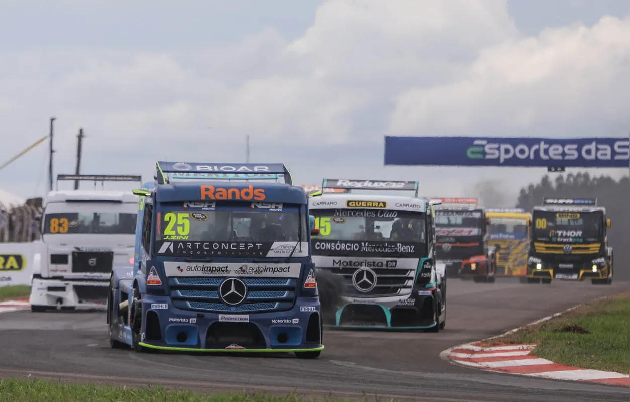 A Copa Truck terá duas corridas em sequência no domingo