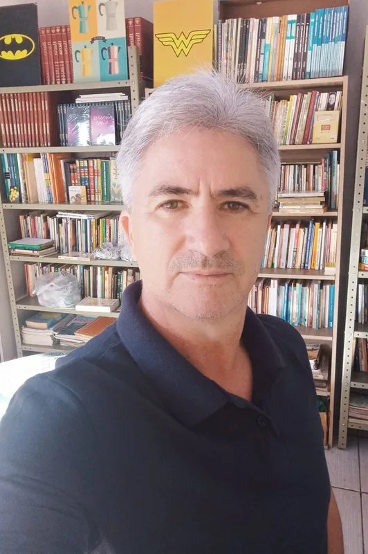 Wilson Moreira elegeu o amor como tema de seu novo livro de poesia que estará na Bienal