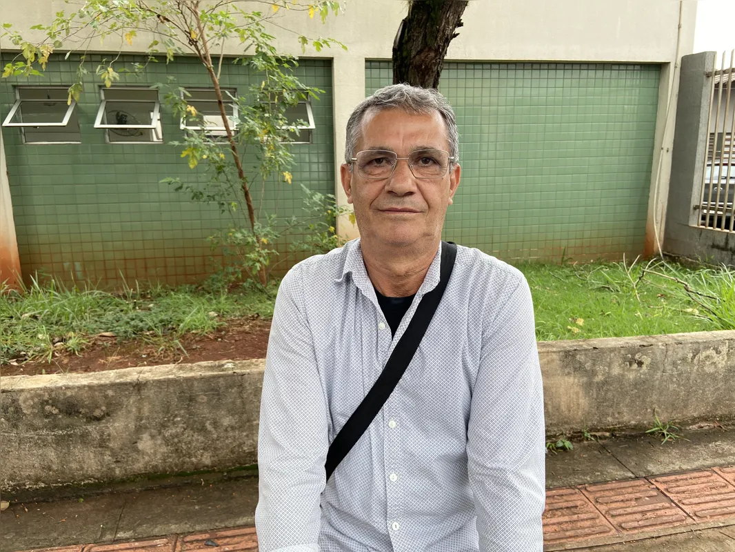 Nilson Alves, aposentado e morador do Jardim Bandeirantes: moradores têm evitado o acúmulo de lixo nas casas