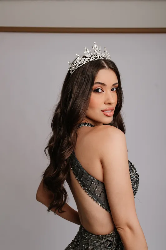 Imagem ilustrativa da imagem Caroline, a representante de Arapongas no Miss Universe Paraná