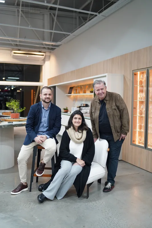 Os arquitetos Giancarlos Malacarne, Mariana Lozano e Marcelo Melhado