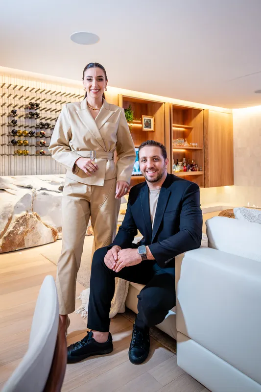 Maria Alice Crippa e Gustavo Assis assinam o Living Essências