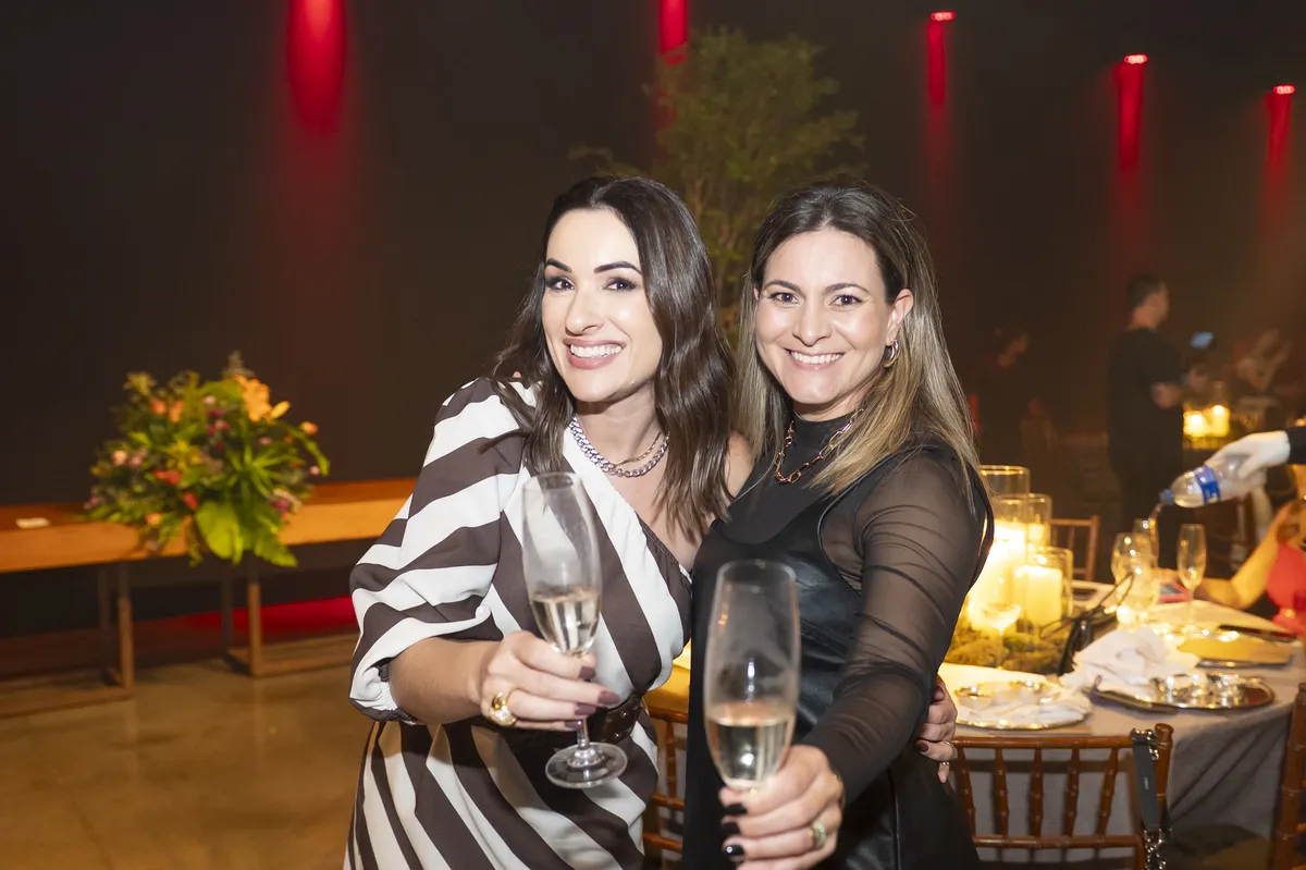 Analice Berti e Katia Patricia Coelho, mães de alunos do Colégio Maxi.