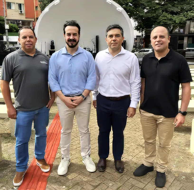 O presidente do SESCAP-LDR Euclides Nandes Correia, o delegado da Receita Federal em Londrina , Reginaldo Cardoso, o Secretário Municipal da Fazenda, Éder Pires, e o presidente do Conselho Municipal dos Direitos da Criança e Adolescente , Cláudio Melo.