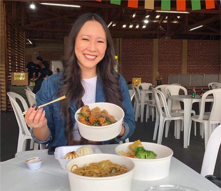 Dani Mayumi provou e recomenda os pratos asiáticos e veganos que estão pela 1ª vez no evento