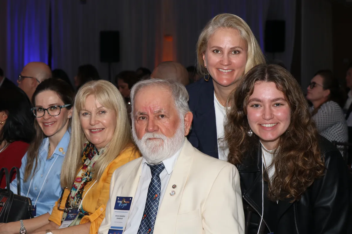 Patrícia Scandelae, o festejado casal Terezinha Sueli Scandelae e Otávio Frederico Scandelae, Giovanna Scandelae Nabhan e Priscila Scandelae