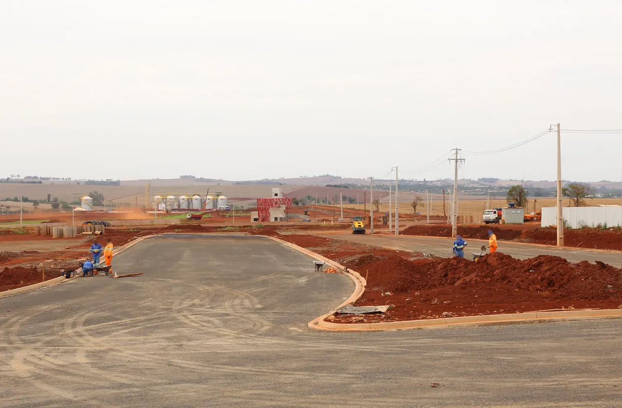 As obras da Cidade Industrial começaram em 2021 e seguem em ritmo lento: Secretaria de Obas avalia aditivo de prazo pedido por empreiteira
