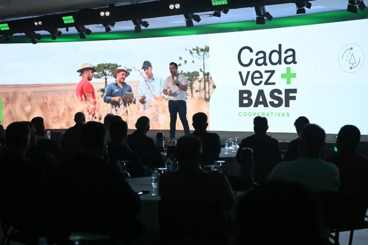 Gustavo Bastos Alves debate soluções com representantes de mais de 71 cooperativas do Brasil; 40 somente do Paraná, em evento promovido pela Basf no dia 31 de Julho de 2025