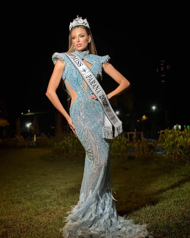 Eleita Miss Paraná, Jéssica Krein, clicada por Raffa Rodrigues,  optou por vestido assinado por Ines Maximus, para o desfile de gala
