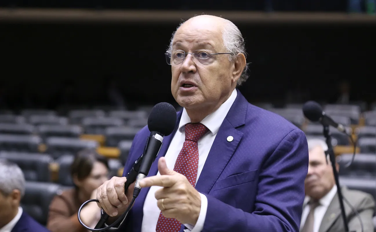 Imagem ilustrativa da imagem Deputados de Londrina defendem fim da reeleição no Brasil