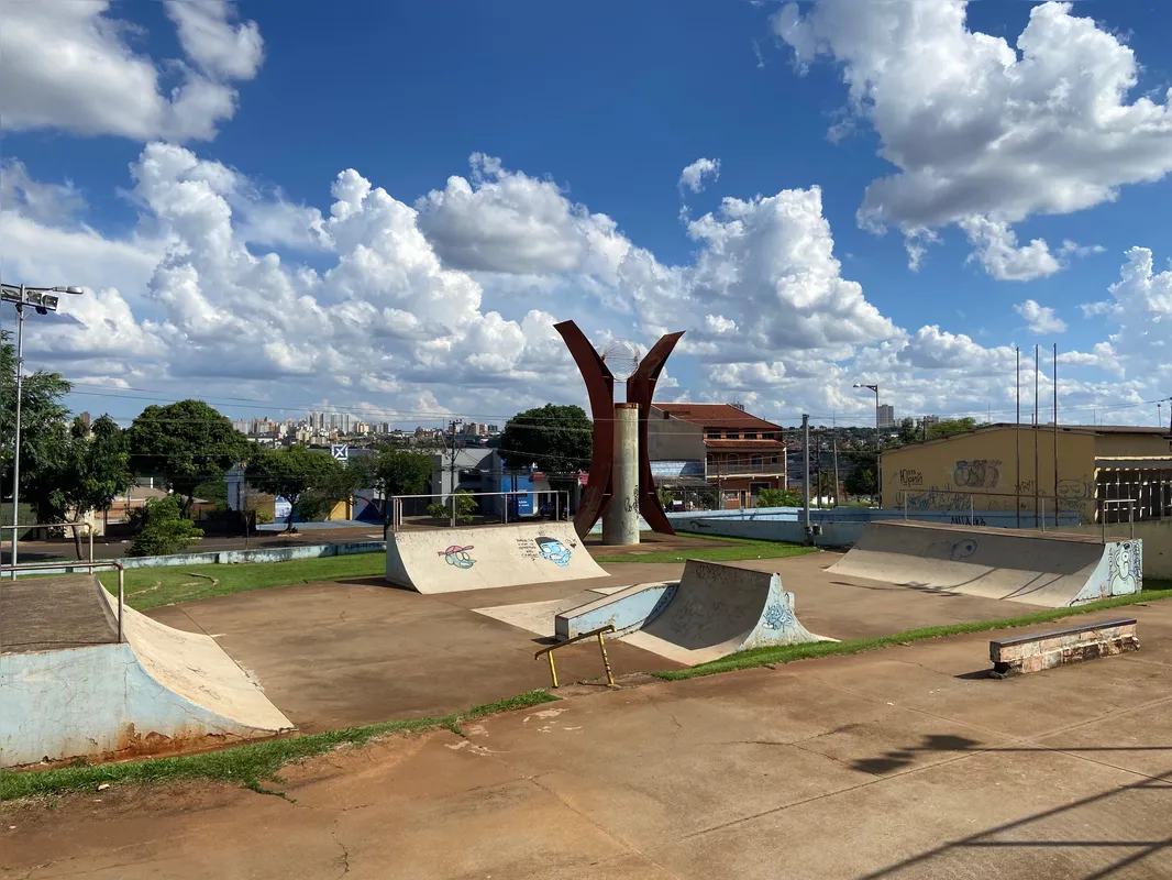 Imagem ilustrativa da imagem Descaso com a Praça da Juventude na Zona Norte se arrasta há anos